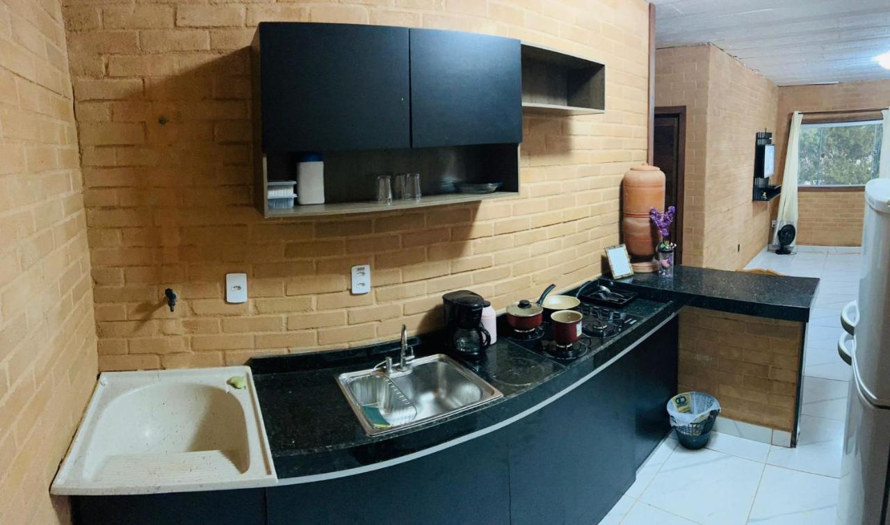 Flat Com 2 Quartos Ar E Uma Vista Espetacular Na Area De Gv Com Cozinha Completa-bom P Grupos Ou Familias Ou Empresas * Governador Valadares